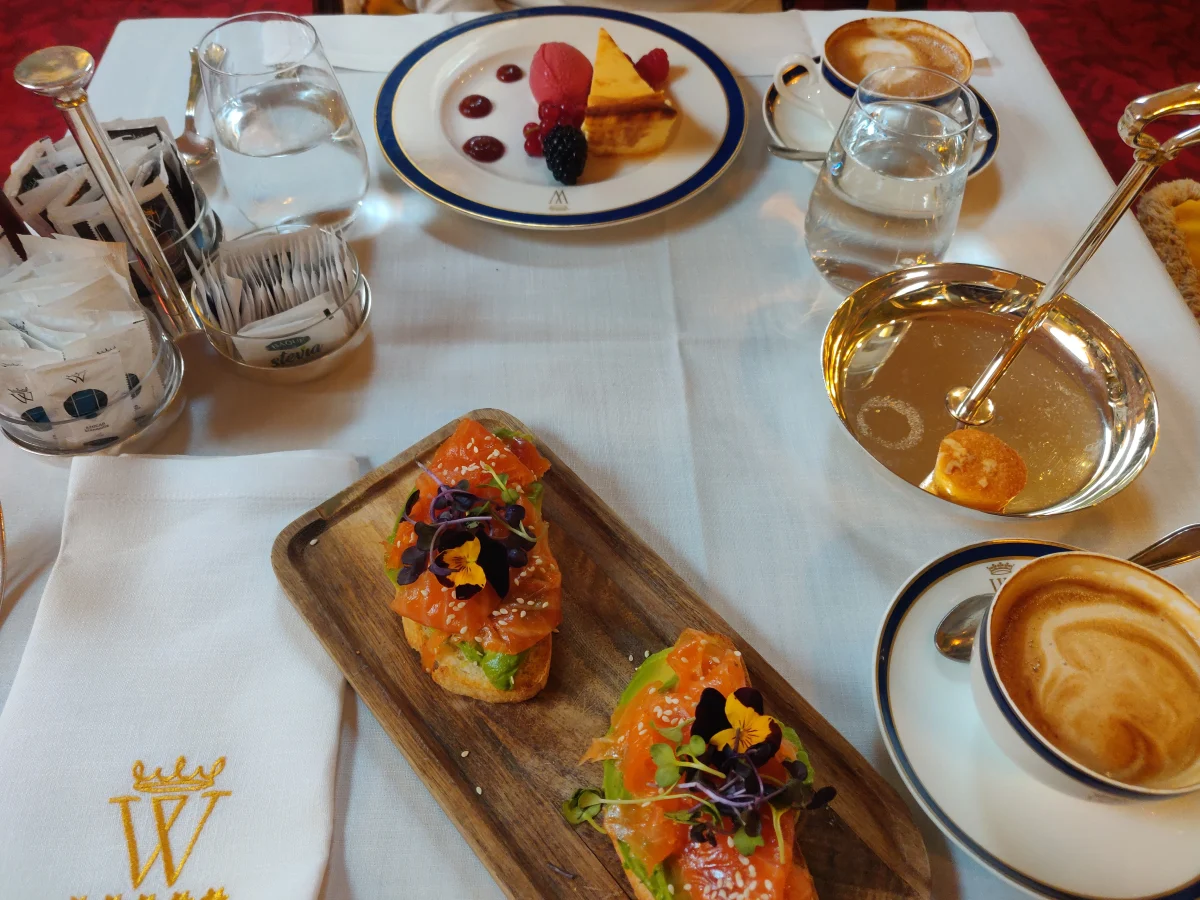 Desayuno en el Hotel Wellington Madrid